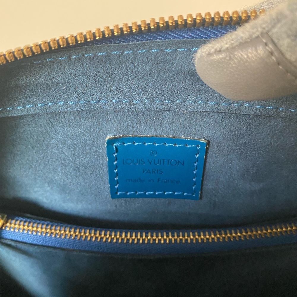 ❌SOLD❌ Louis Vuitton Blue Epi Pont Neuf - Picture 13 of 14